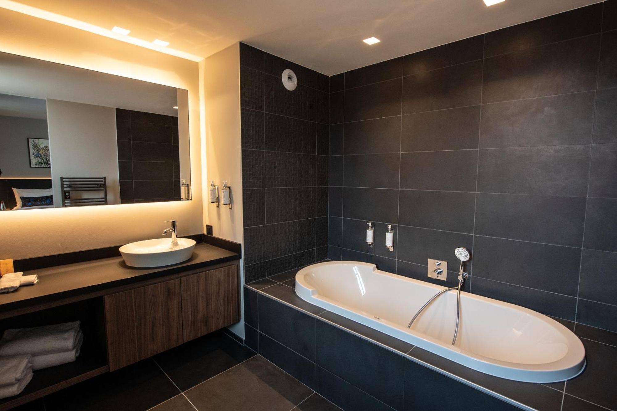 Best Western Premier Le Chapitre Hotel And Spa Remiremont Exteriér fotografie
